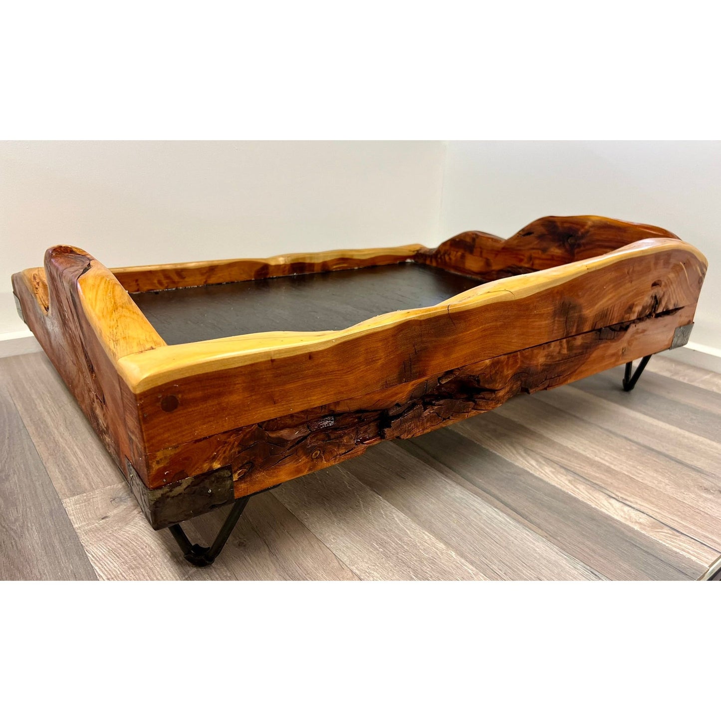 Eastern Red Cedar Live-Edge Pet Bed