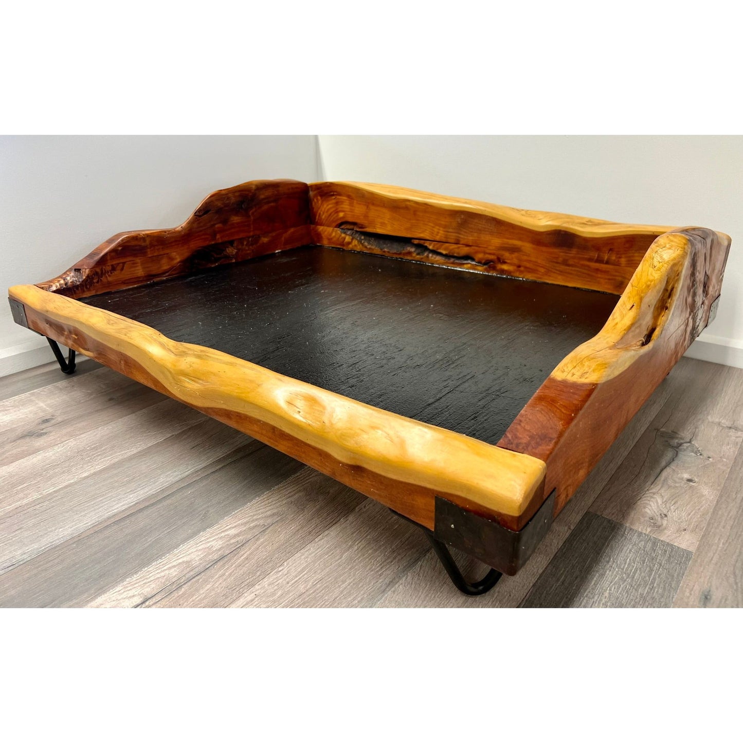 Eastern Red Cedar Live-Edge Pet Bed