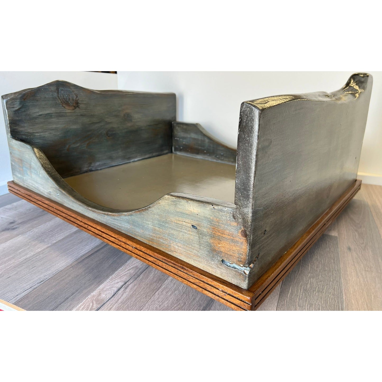 Spalted Sycamore Live-Edge Pet Bed